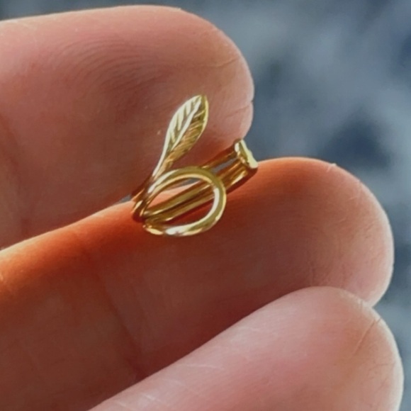 14K Gold Vermeil Leaf Wrap Ear Cuff - Picture 3 of 8